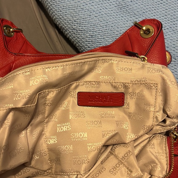 Michael Kors Authentic purse worn once - Picture 3 of 4